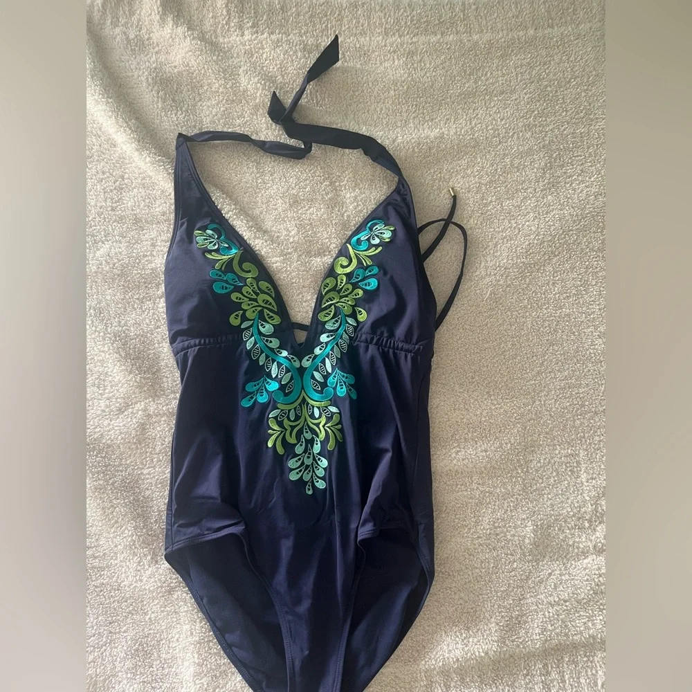 Laundry by Shelli Segal Embroidered Open Back One Piece Swimsuit size la…